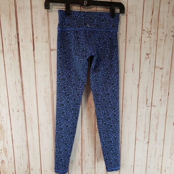 Nancy Rose Blue Leopard Print Athletic Leggings - Picture 2 of 7